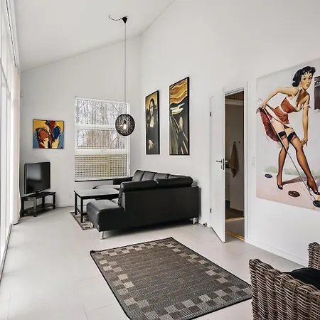 Three Bedroom Holiday In *