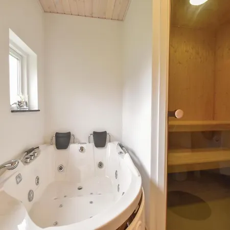 Сasa de vacaciones Three Bedroom Holiday In