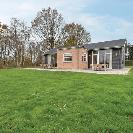 Three Bedroom Holiday In Otterup